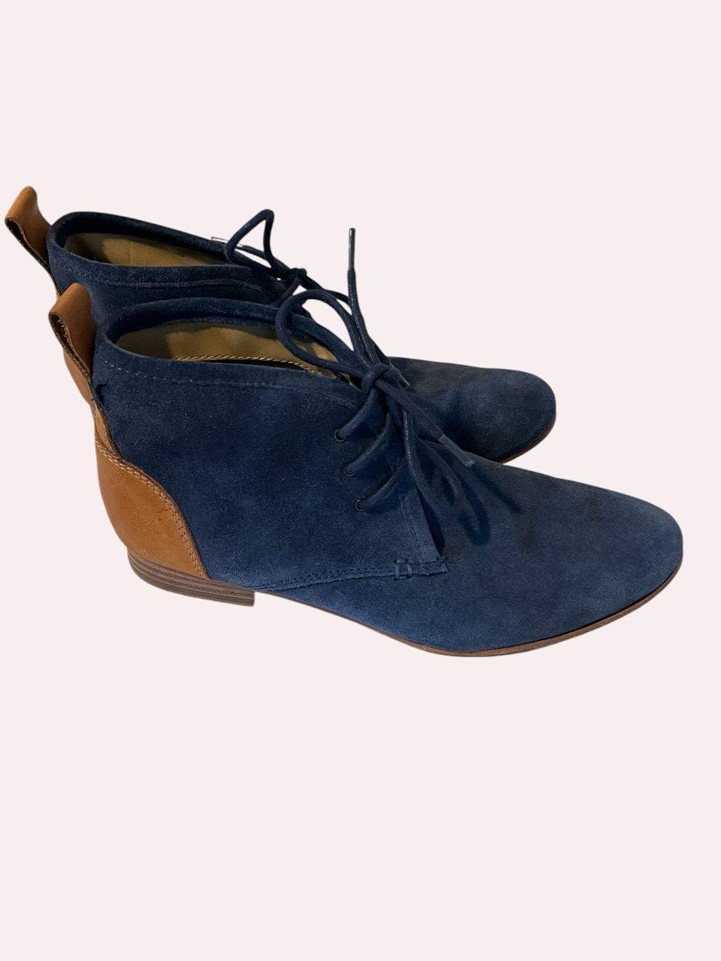 Women’s Hutton Blue Suede Lace-Up Chukka Ankle Boots With Tan Heel Accent Sz 6
